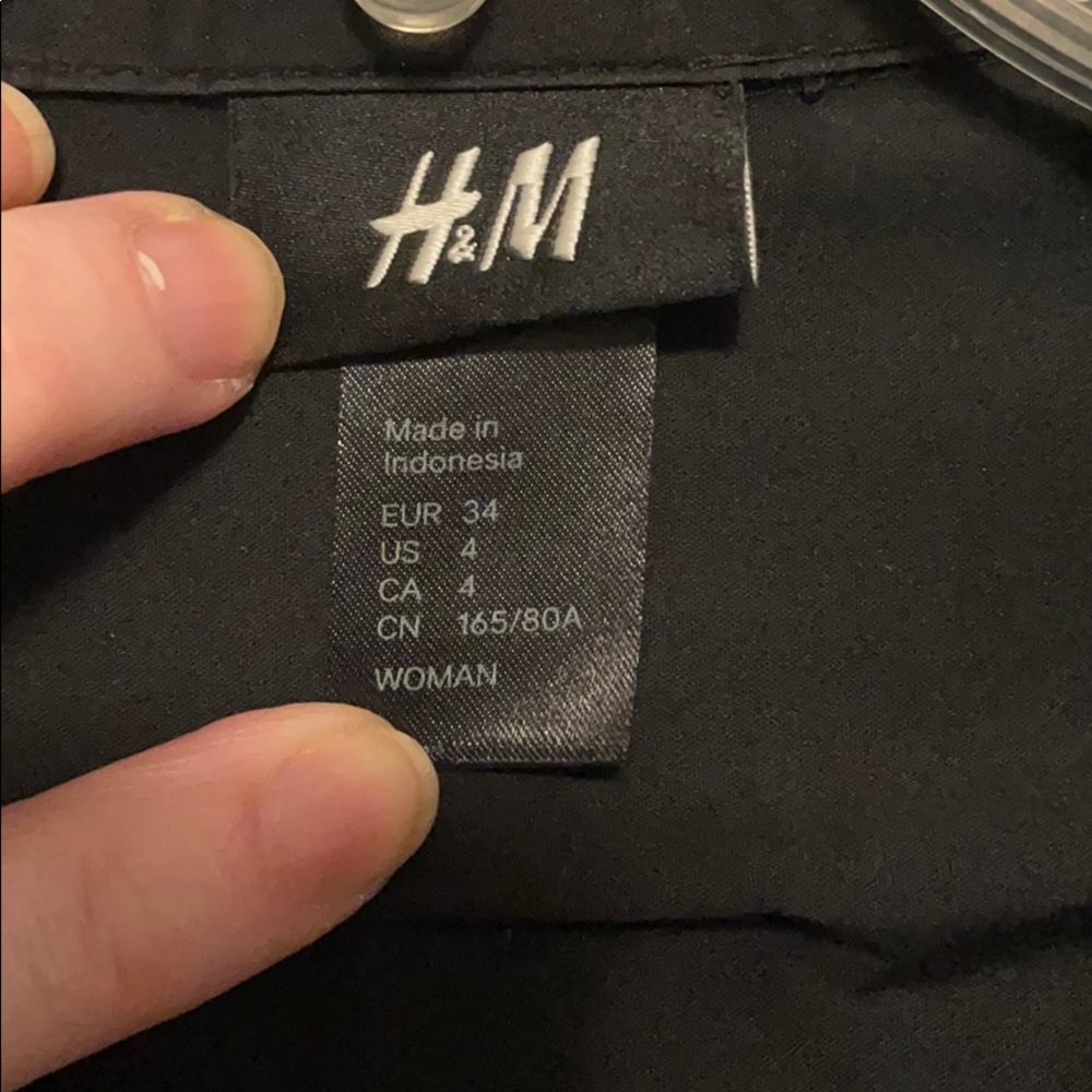 H&M black button down 4 - Picture 4 of 4